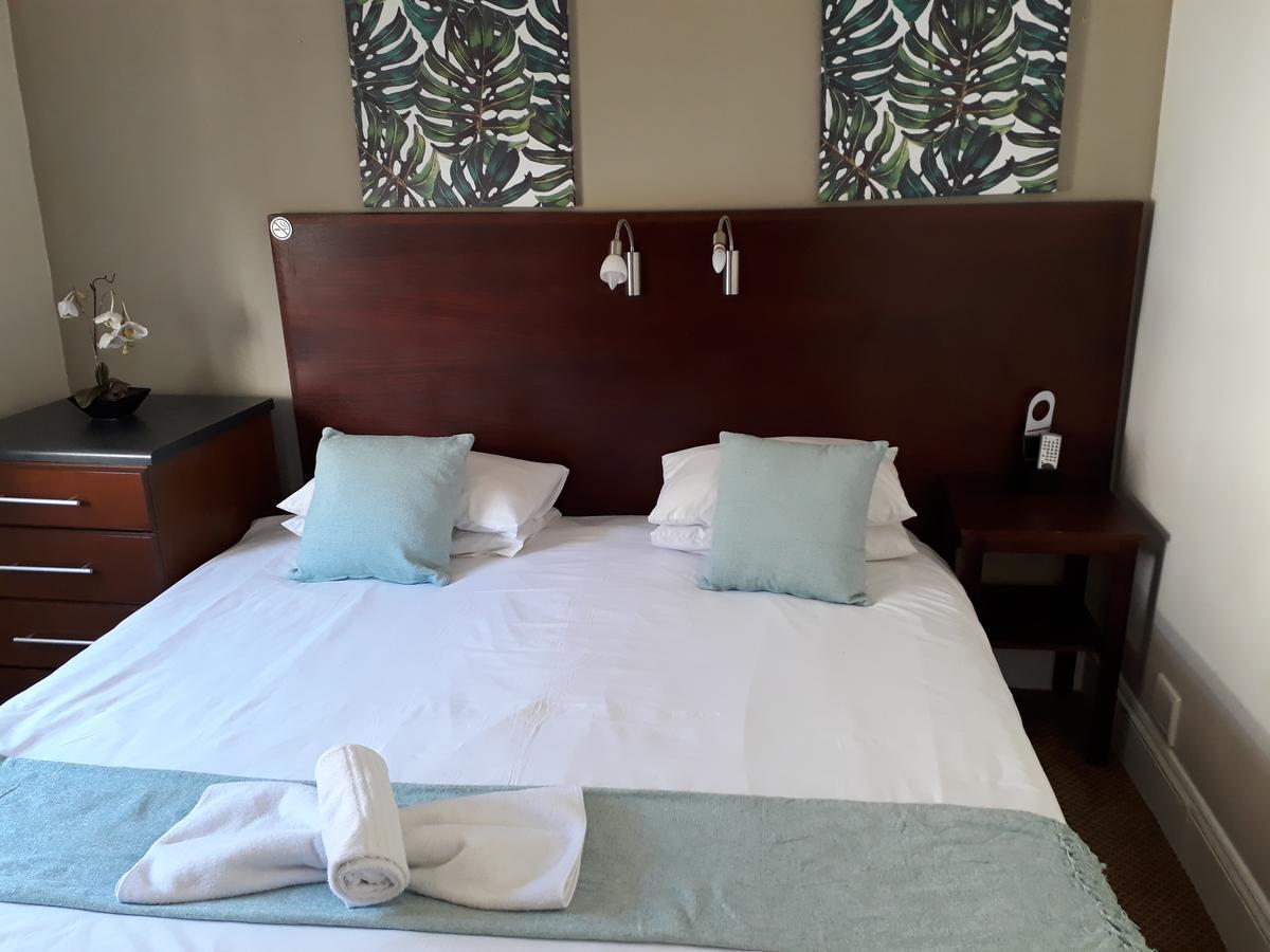 The Vic Hotel 포트엘리자베스 외부 사진