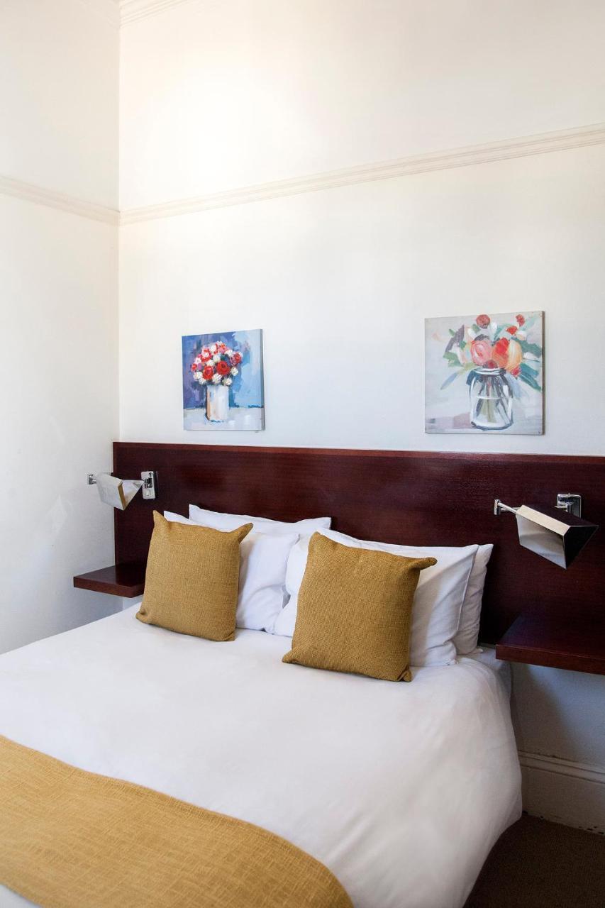 The Vic Hotel 포트엘리자베스 외부 사진